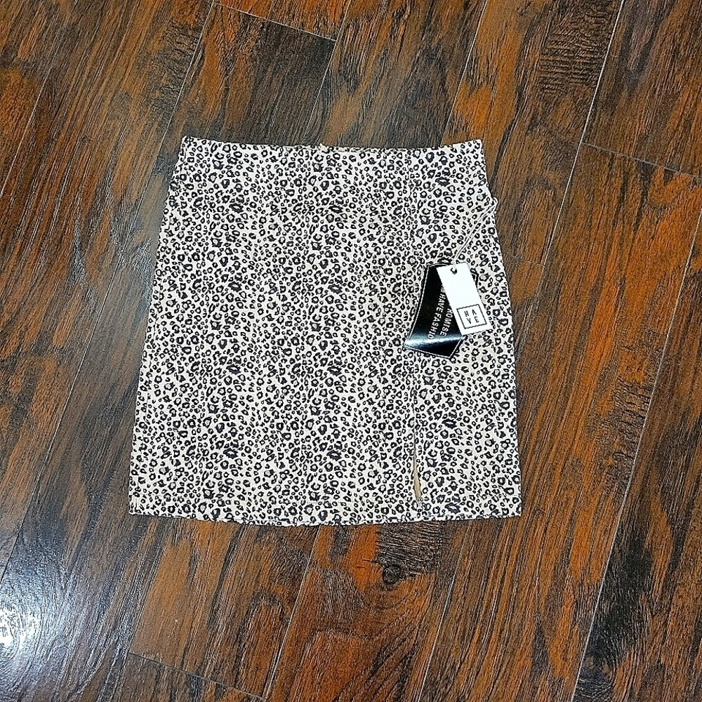 HaveVelour animal print mini Skirt Size s NWT